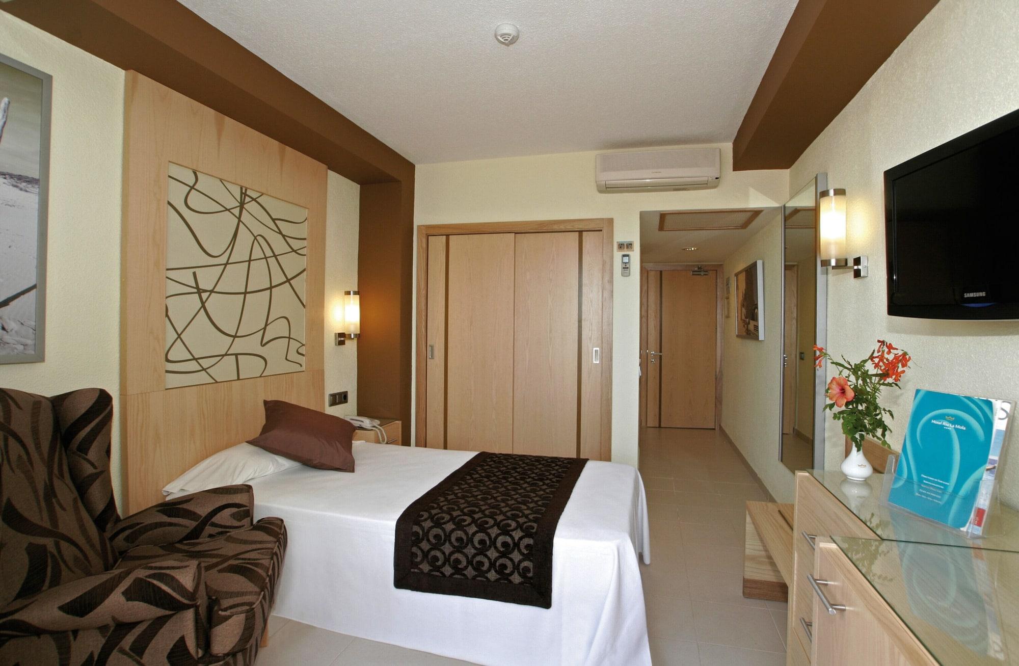 Riu La Mola Hotel Playa Migjorn Buitenkant foto